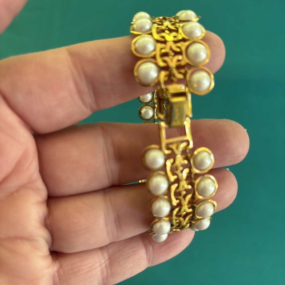 Vintage Avon Faux Pearl Gold Tone Double Row Chain Bracelet 7 1/2 Inches Long - Picture 5 of 10